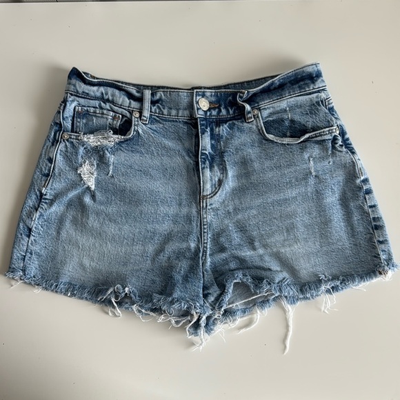Acid Washed Ripped Jean Denim Shorts SIZE 4 - Picture 1 of 7